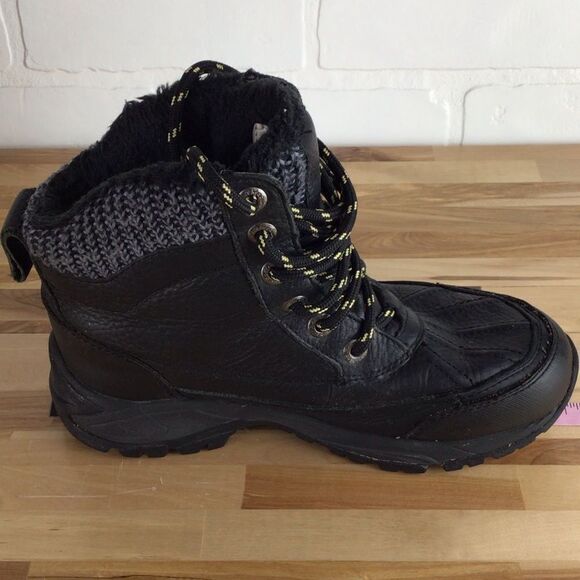 SOFT Moc black leather winter ankle boots size 7 waterproof warm outdoor lace up - Picture 8 of 13